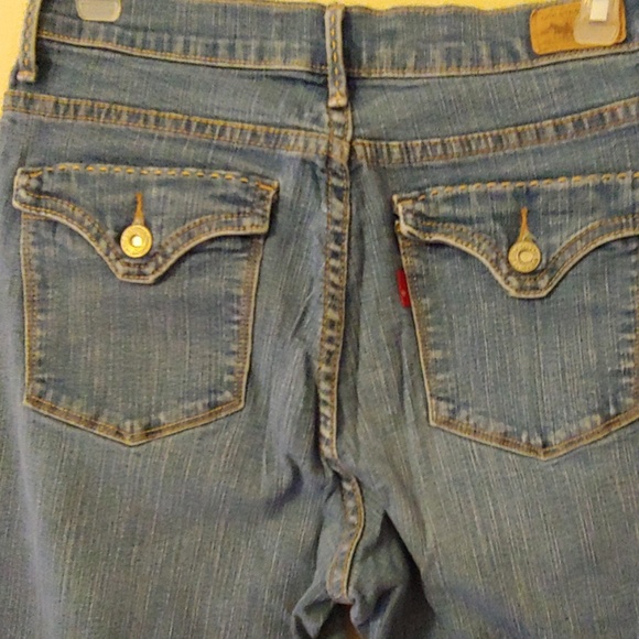 Levi's - Picture 4 of 4